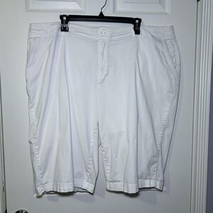 Avenue Bermuda Shorts Women's 22 White Signature Chino Twill Stretch Casual